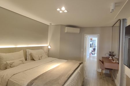 Apartamento à venda com 302m², 4 quartos e 3 vagas Apartamento à venda com 302m², 4 quartos e 3 vagasSuíte 1