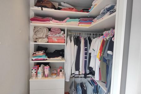 Apartamento à venda com 302m², 4 quartos e 3 vagas Apartamento à venda com 302m², 4 quartos e 3 vagasCloset da suíte 2