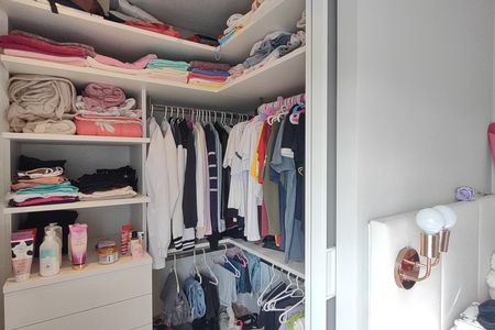 Apartamento à venda com 302m², 4 quartos e 3 vagas Apartamento à venda com 302m², 4 quartos e 3 vagasCloset da suíte 2