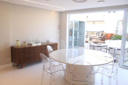 Apartamento à venda com 302m², 4 quartos e 3 vagasSala