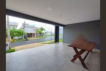 Casa de condomínio à venda com 280m², 3 quartos e 4 vagas