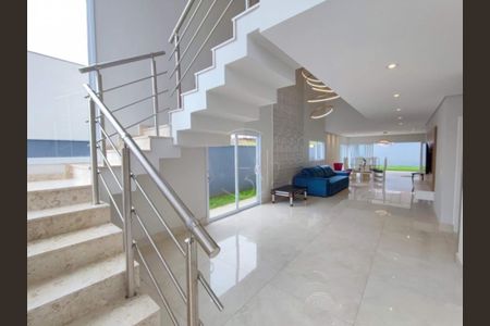 Casa de condomínio à venda com 280m², 3 quartos e 4 vagas