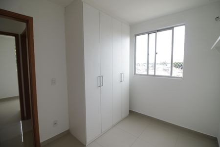 Quarto 1 de apartamento para alugar com 2 quartos, 50m² em Taquara, Rio de Janeiro