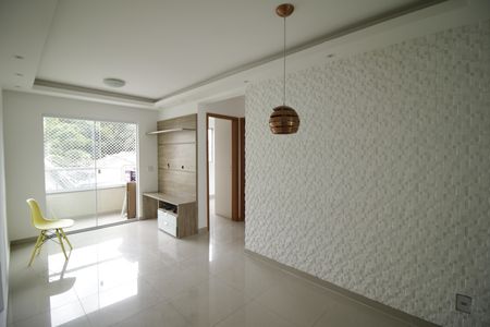 Sala de apartamento para alugar com 2 quartos, 50m² em Taquara, Rio de Janeiro