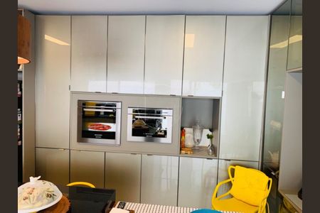 Casa de condomínio à venda com 482m², 5 quartos e 6 vagas