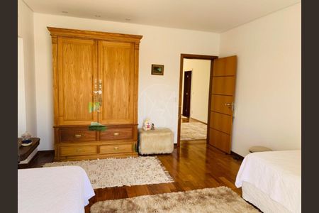 Casa de condomínio à venda com 482m², 5 quartos e 6 vagas