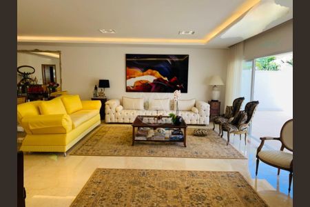 Casa de condomínio à venda com 482m², 5 quartos e 6 vagas