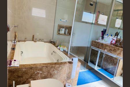 Casa de condomínio à venda com 482m², 5 quartos e 6 vagas