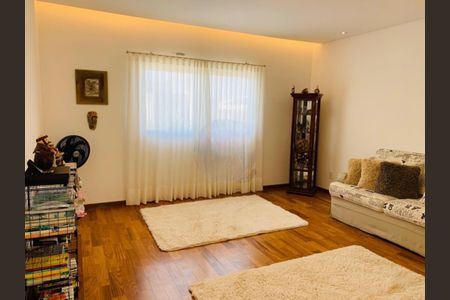 Casa de condomínio à venda com 482m², 5 quartos e 6 vagas