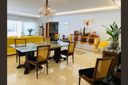 Casa de condomínio à venda com 482m², 5 quartos e 6 vagas