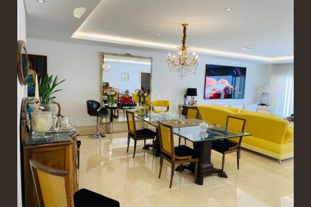 Casa de condomínio à venda com 482m², 5 quartos e 6 vagas