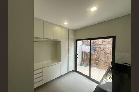 Casa de condomínio à venda com 288m², 4 quartos e 4 vagas