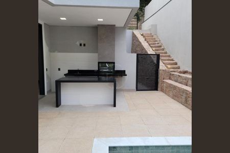 Casa de condomínio à venda com 288m², 4 quartos e 4 vagas
