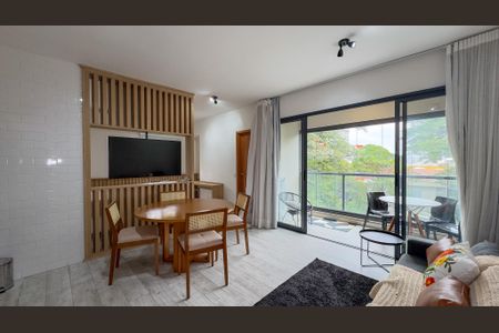 Sala e Cozinha de apartamento para alugar com 1 quarto, 42m² em Santo Amaro, São Paulo