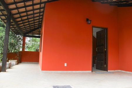 Casa de condomínio para alugar com 200m², 3 quartos e 2 vagas