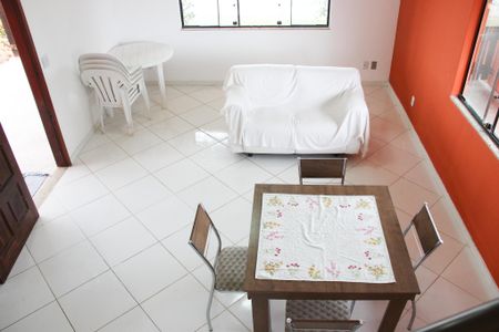 Casa de condomínio para alugar com 200m², 3 quartos e 2 vagas