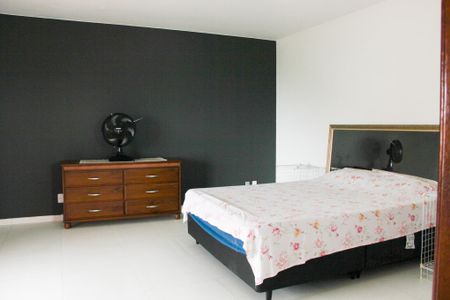 Casa de condomínio para alugar com 200m², 3 quartos e 2 vagas