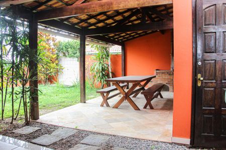 Casa de condomínio para alugar com 200m², 3 quartos e 2 vagas