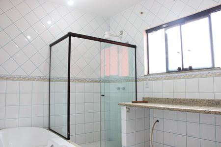 Casa de condomínio para alugar com 200m², 3 quartos e 2 vagas