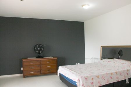 Casa de condomínio para alugar com 200m², 3 quartos e 2 vagas