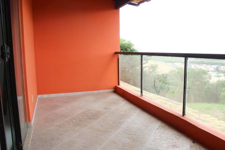 Casa de condomínio para alugar com 200m², 3 quartos e 2 vagas