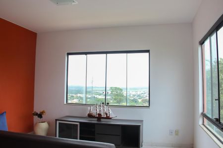 Casa de condomínio para alugar com 200m², 3 quartos e 2 vagas