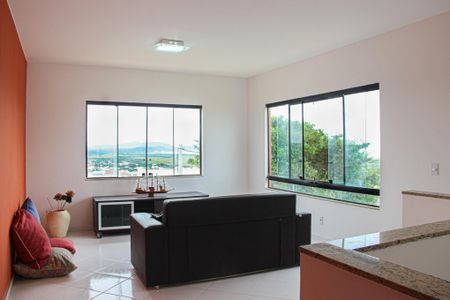 Casa de condomínio para alugar com 200m², 3 quartos e 2 vagas