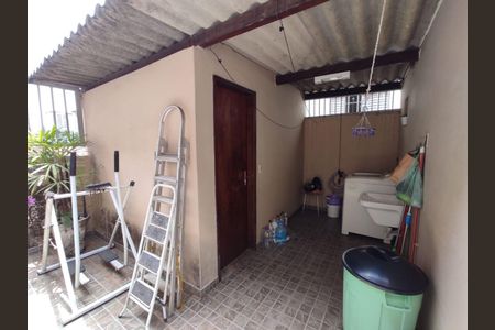 Casa à venda com 94m², 2 quartos e 1 vaga