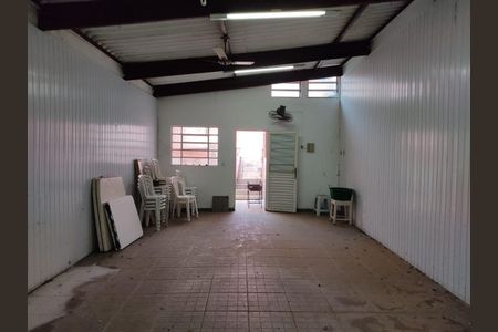 Casa à venda com 94m², 2 quartos e 1 vaga