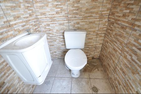 Casa para alugar com 300m², 2 quartos e 1 vagaLavabo da área da churrasqueira