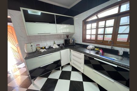Casa à venda com 4 quartos, 300m² em Penha de França, São Paulo