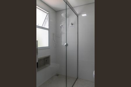Apartamento para alugar com 135m², 4 quartos e 4 vagas Apartamento para alugar com 135m², 4 quartos e 4 vagasBanheiro da Suíte 2
