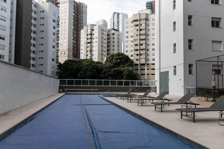 Apartamento para alugar com 135m², 4 quartos e 4 vagas Apartamento para alugar com 135m², 4 quartos e 4 vagasÁrea comum - Piscina