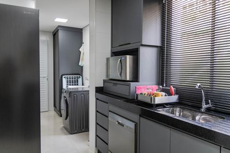 Apartamento para alugar com 135m², 4 quartos e 4 vagas Apartamento para alugar com 135m², 4 quartos e 4 vagasCozinha