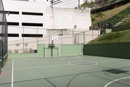 Apartamento para alugar com 135m², 4 quartos e 4 vagas Apartamento para alugar com 135m², 4 quartos e 4 vagasQuadra Esportiva