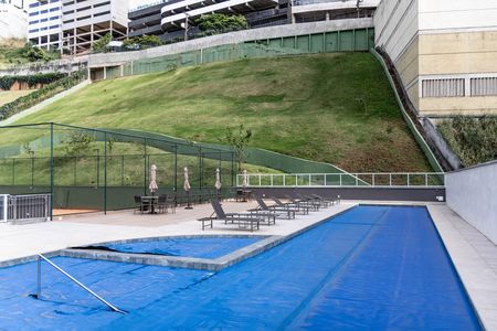 Apartamento para alugar com 135m², 4 quartos e 4 vagas Apartamento para alugar com 135m², 4 quartos e 4 vagasÁrea comum - Piscina