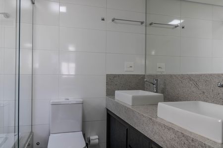 Apartamento para alugar com 135m², 4 quartos e 4 vagas Apartamento para alugar com 135m², 4 quartos e 4 vagasBanheiro da Suíte 1