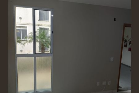 Sala de apartamento para alugar com 2 quartos, 45m² em Estância Guatambu, Itaquaquecetuba