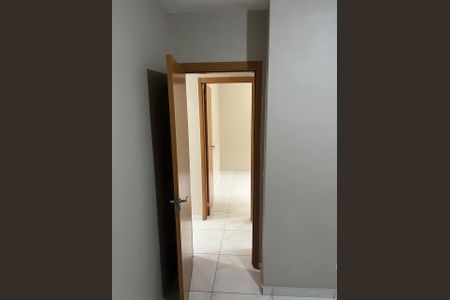 Quarto de apartamento para alugar com 2 quartos, 45m² em Estância Guatambu, Itaquaquecetuba