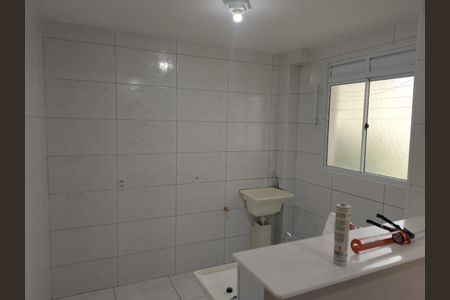 Cozinha de apartamento para alugar com 2 quartos, 45m² em Estância Guatambu, Itaquaquecetuba