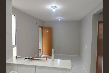 Sala de apartamento para alugar com 2 quartos, 45m² em Estância Guatambu, Itaquaquecetuba