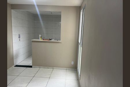 Sala de apartamento para alugar com 2 quartos, 45m² em Estância Guatambu, Itaquaquecetuba