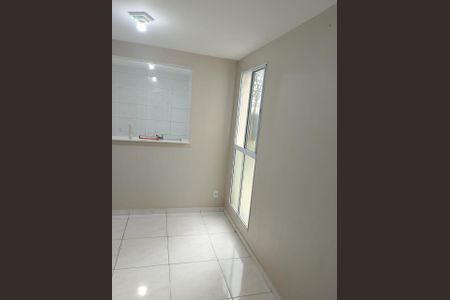 Sala de apartamento para alugar com 2 quartos, 45m² em Estância Guatambu, Itaquaquecetuba