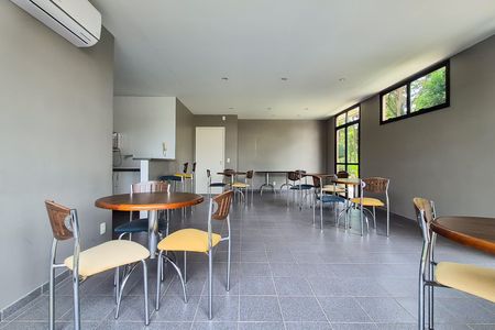 Apartamento para alugar com 100m², 3 quartos e 2 vagas Apartamento para alugar com 100m², 3 quartos e 2 vagasÁrea comum - Salão de festas