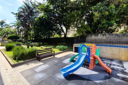 Apartamento para alugar com 100m², 3 quartos e 2 vagas Apartamento para alugar com 100m², 3 quartos e 2 vagasÁrea comum - Playground
