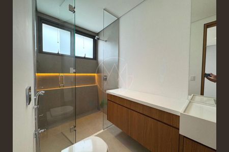 Casa de condomínio à venda com 353m², 5 quartos e 6 vagas