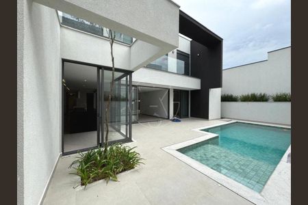 Casa de condomínio à venda com 353m², 5 quartos e 6 vagas
