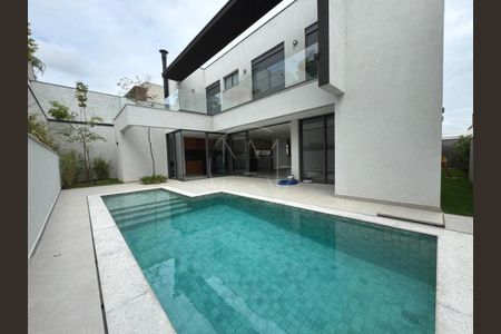 Casa de condomínio à venda com 353m², 5 quartos e 6 vagas