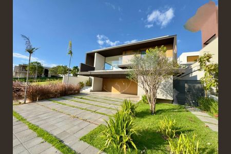 Casa de condomínio à venda com 353m², 5 quartos e 6 vagas