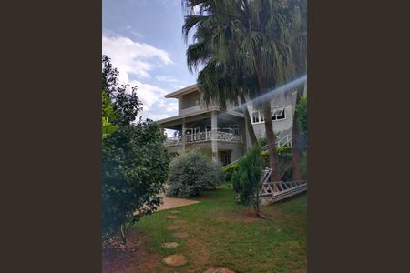 Casa de condomínio à venda com 563m², 4 quartos e 5 vagas